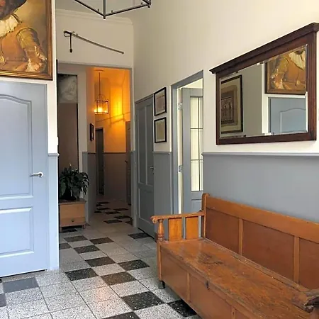Het Rode Pakhuis 3*